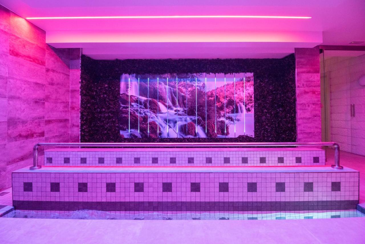 White Apartments & Spa Avola Bagian luar foto