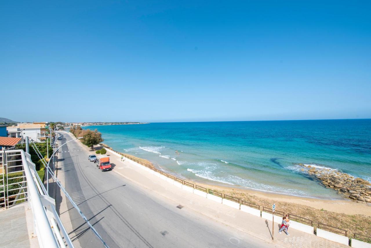 White Apartments & Spa Avola Bagian luar foto