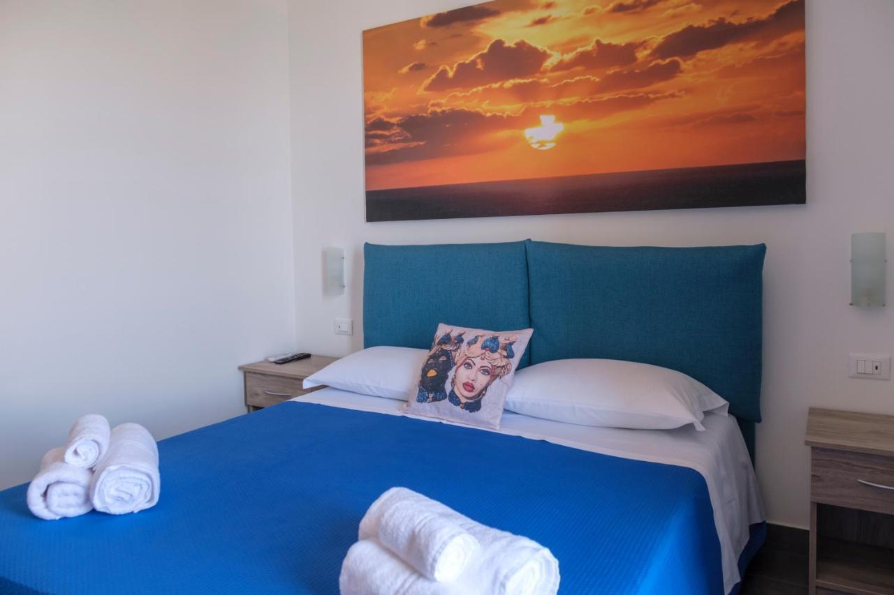White Apartments & Spa Avola Bagian luar foto