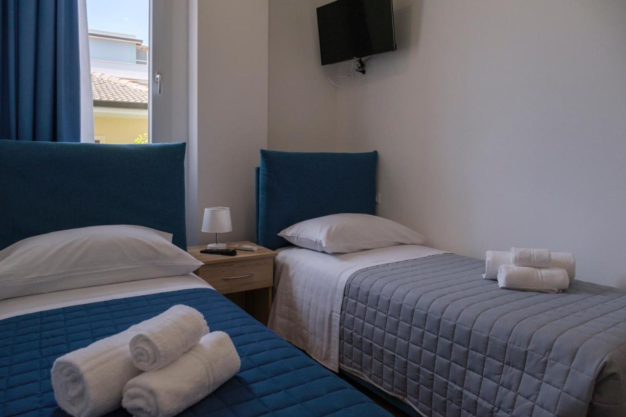 White Apartments & Spa Avola Bagian luar foto