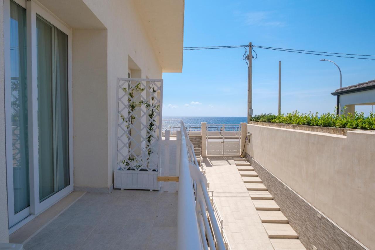 White Apartments & Spa Avola Bagian luar foto