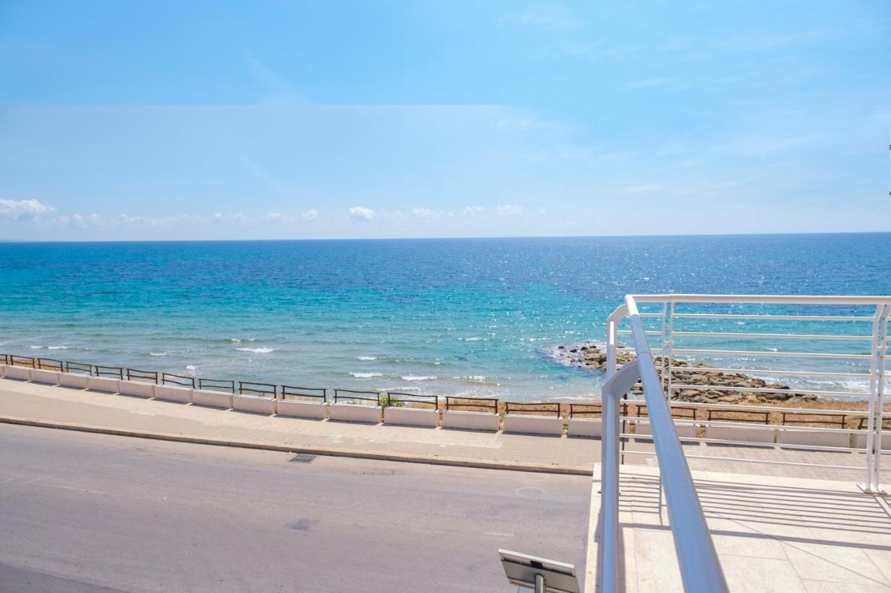 White Apartments & Spa Avola Bagian luar foto