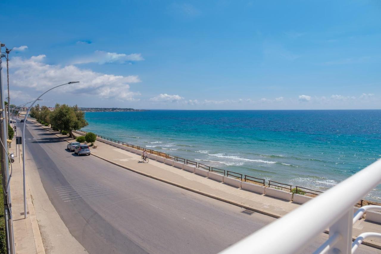 White Apartments & Spa Avola Bagian luar foto