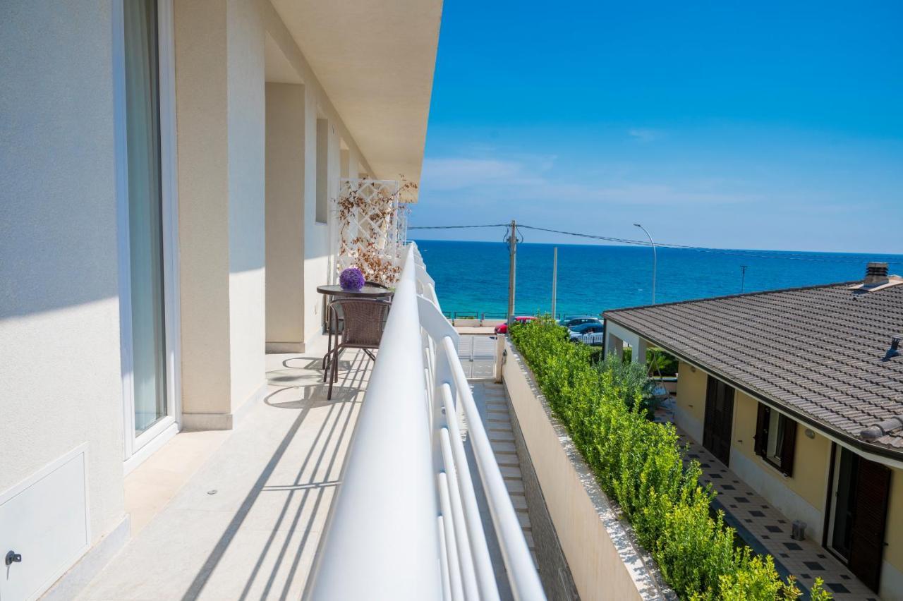 White Apartments & Spa Avola Bagian luar foto