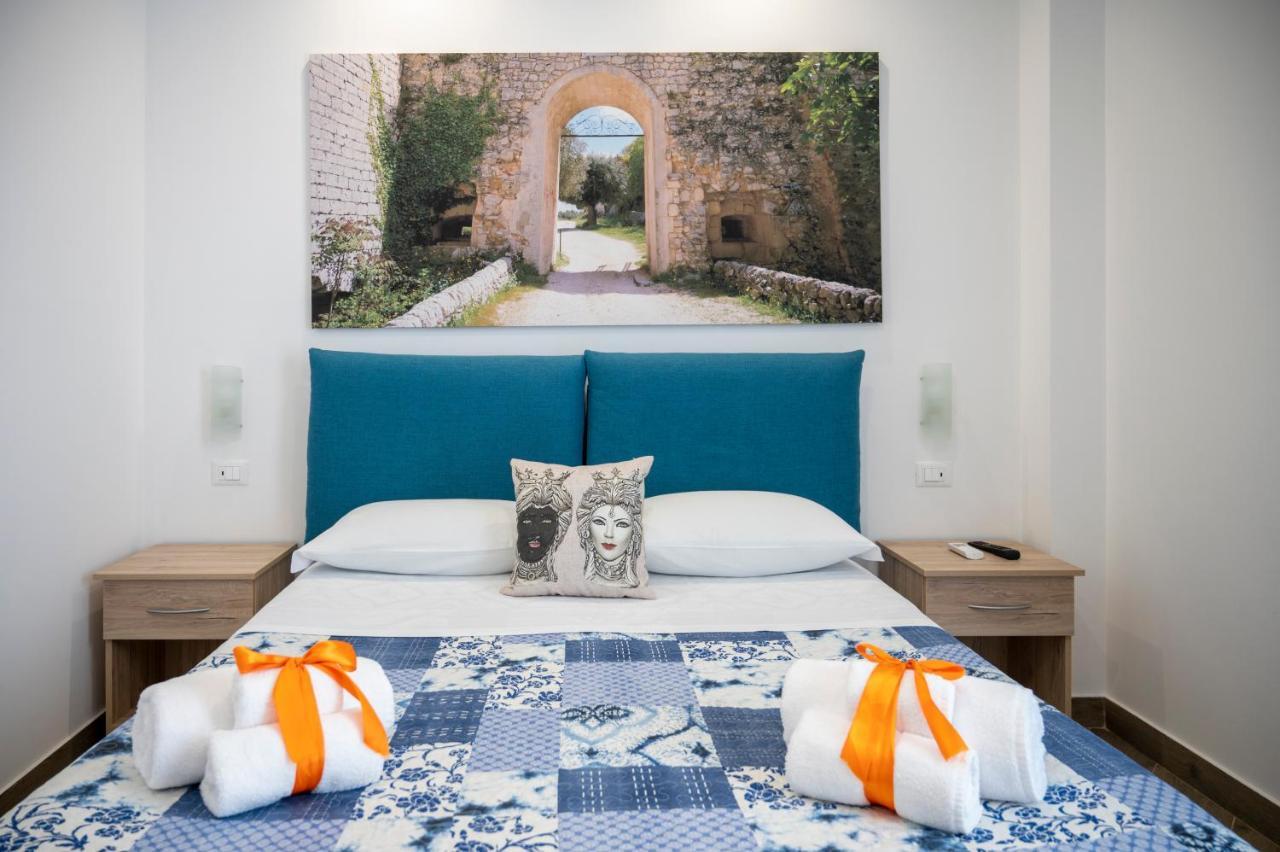 White Apartments & Spa Avola Bagian luar foto