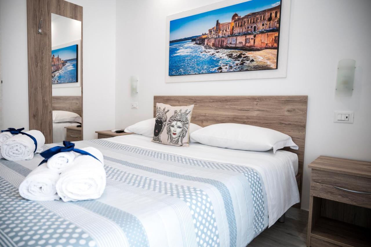 White Apartments & Spa Avola Bagian luar foto