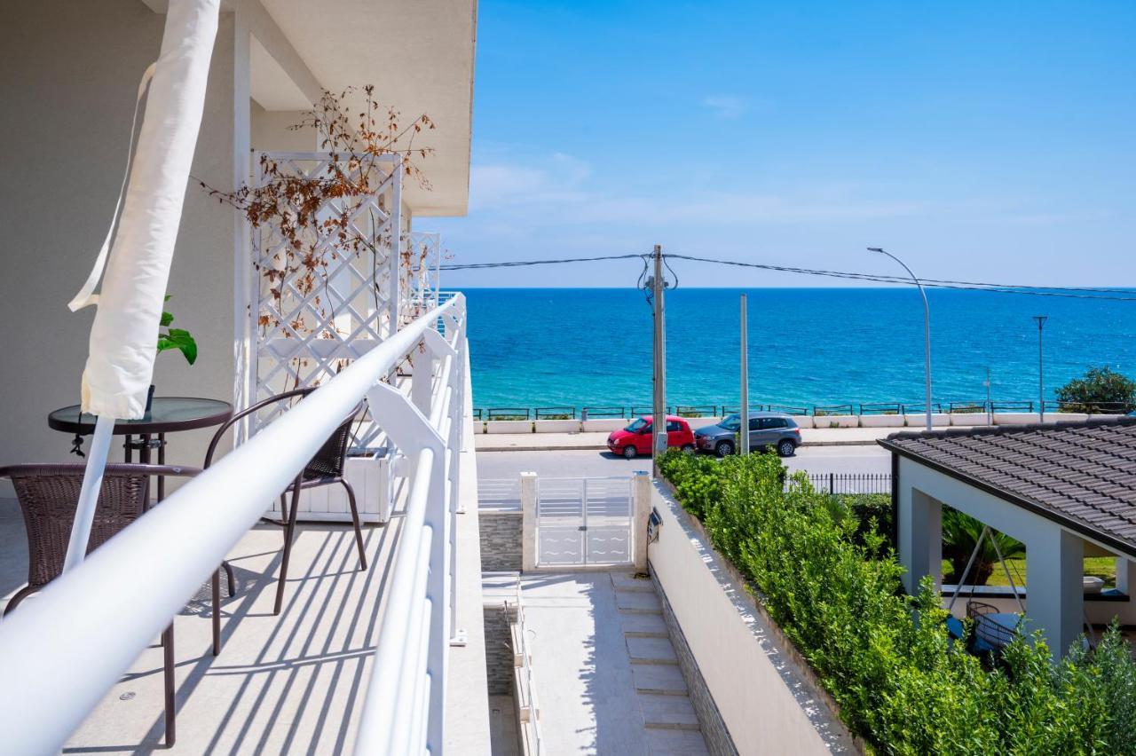 White Apartments & Spa Avola Bagian luar foto