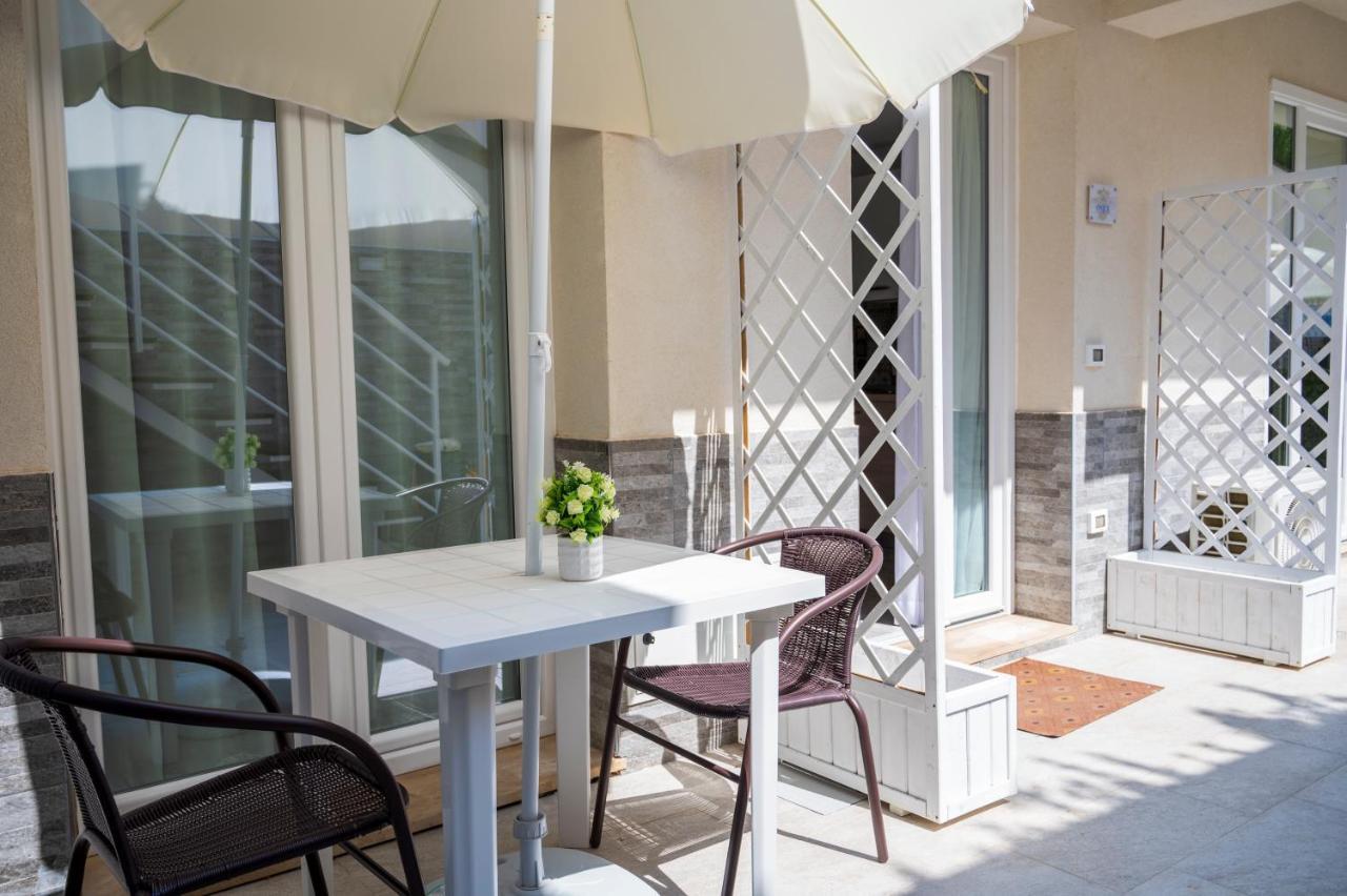 White Apartments & Spa Avola Bagian luar foto